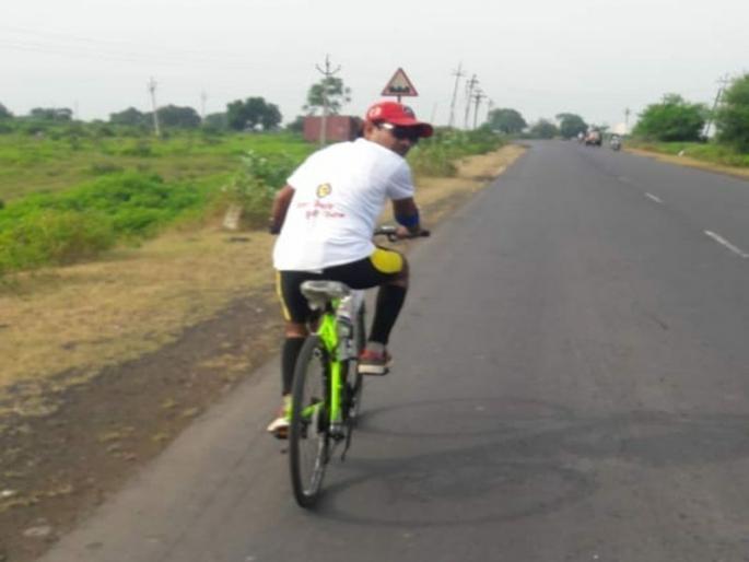 For the old pension scheme, the yavatmal to thane travels employee on cycle | जुन्या पेन्शन योजनेसाठी कर्मचा-यांचा यवतमाळ ते ठाणे सायकलवरून प्रवास For the old pension scheme, the yavatmal to thane travels employee on cycle | जुन्या पेन्शन योजनेसाठी कर्मचा-यांचा यवतमाळ ते ठाणे सायकलवरून प्रवास