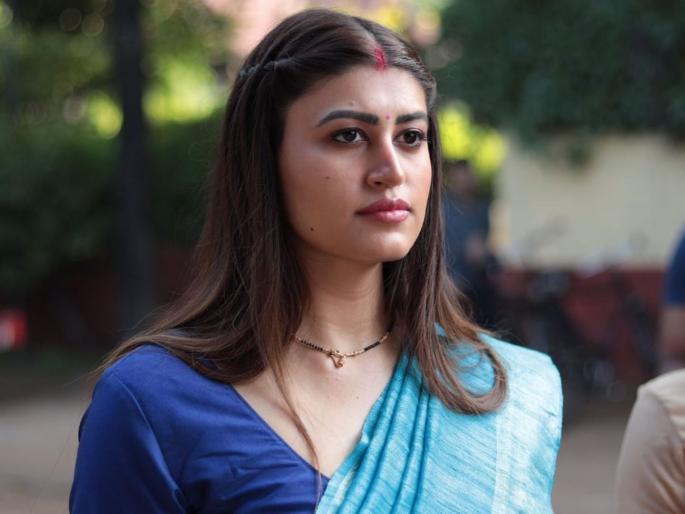 'Ek Kori Prem Katha', a film that comments on the practice of 'virginity test', released its teaser | 'व्हर्जिनिटी टेस्ट'सारख्या कुप्रथेवर भाष्य करणारा चित्रपट 'एक कोरी प्रेम कथा', टीझर प्रदर्शित 'Ek Kori Prem Katha', a film that comments on the practice of 'virginity test', released its teaser | 'व्हर्जिनिटी टेस्ट'सारख्या कुप्रथेवर भाष्य करणारा चित्रपट 'एक कोरी प्रेम कथा', टीझर प्रदर्शित