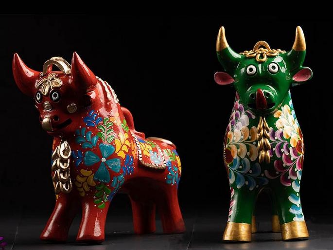 'The Pucara Bull' art exhibition by the Embassy of Peru will continue till October 27 | पेरू दूतावासातर्फे 'द पुकारा बुल' कलाकृतींचे प्रदर्शन, २७ ऑक्टोबरपर्यंत राहणार सुरू 'The Pucara Bull' art exhibition by the Embassy of Peru will continue till October 27 | पेरू दूतावासातर्फे 'द पुकारा बुल' कलाकृतींचे प्रदर्शन, २७ ऑक्टोबरपर्यंत राहणार सुरू