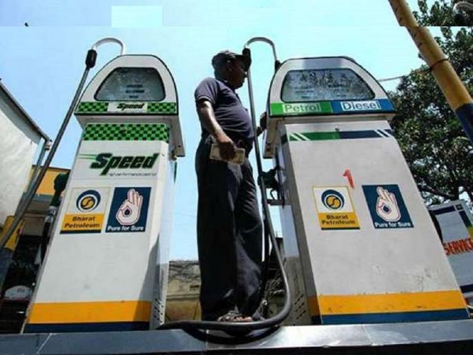 Fuel price Cut: Petrol, diesel prices will drop by Rs 14 from December 1? Companies in benefit after cruid oil on 81 dolar per barrel | Petrol Diesel Price cut: 1 डिसेंबरपासून पेट्रोल, डिझेलच्या किंमती १४ रुपयांनी घसरणार? कंपन्या फायद्यात आल्या... Fuel price Cut: Petrol, diesel prices will drop by Rs 14 from December 1? Companies in benefit after cruid oil on 81 dolar per barrel | Petrol Diesel Price cut: 1 डिसेंबरपासून पेट्रोल, डिझेलच्या किंमती १४ रुपयांनी घसरणार? कंपन्या फायद्यात आल्या...