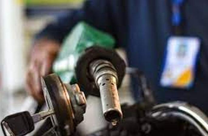 Rate of Petrol Rs 108 per liter in Washim! | पेट्रोलचा पुन्हा भडका; वाशिमात १०८ रुपये प्रती लिटरचा दर! Rate of Petrol Rs 108 per liter in Washim! | पेट्रोलचा पुन्हा भडका; वाशिमात १०८ रुपये प्रती लिटरचा दर!