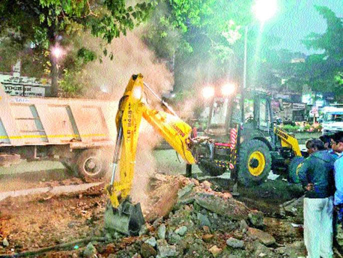 Frustrated by the firing of gas lines | गॅसची लाईन फुटल्याने घबराट Frustrated by the firing of gas lines | गॅसची लाईन फुटल्याने घबराट