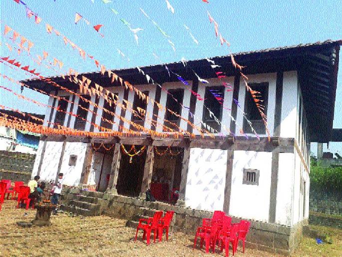 Ignoring the memorials of the pioneers, ignoring the archaeological section, martyrdom memorial in Shirdhon. | आद्यक्रांतिकारकांचे स्मारकही दुर्लक्षितच, पुरातत्त्व विभागाचे दुर्लक्ष, शिरढोणमधील हुतात्मा स्मारकाचीही दुरवस्था Ignoring the memorials of the pioneers, ignoring the archaeological section, martyrdom memorial in Shirdhon. | आद्यक्रांतिकारकांचे स्मारकही दुर्लक्षितच, पुरातत्त्व विभागाचे दुर्लक्ष, शिरढोणमधील हुतात्मा स्मारकाचीही दुरवस्था