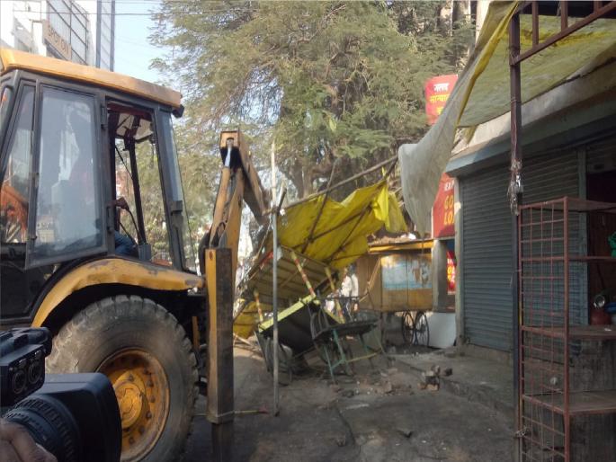 satara district Collector suspends encroachment removal campaign in Phaltan | फलटणमधील अतिक्रमण हटाव मोहिमेस जिल्हाधिकाऱ्यांची स्थगिती satara district Collector suspends encroachment removal campaign in Phaltan | फलटणमधील अतिक्रमण हटाव मोहिमेस जिल्हाधिकाऱ्यांची स्थगिती