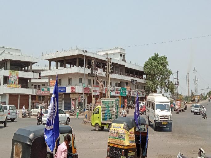 silver oak attack: Protest by NCP keeping Phaltan closed, demanding strict action against protesters | silver oak attack: राष्ट्रवादी काँग्रेसतर्फे 'फलटण बंद' ठेवून निषेध, आंदोलकांवर कडक कारवाईची मागणी silver oak attack: Protest by NCP keeping Phaltan closed, demanding strict action against protesters | silver oak attack: राष्ट्रवादी काँग्रेसतर्फे 'फलटण बंद' ठेवून निषेध, आंदोलकांवर कडक कारवाईची मागणी