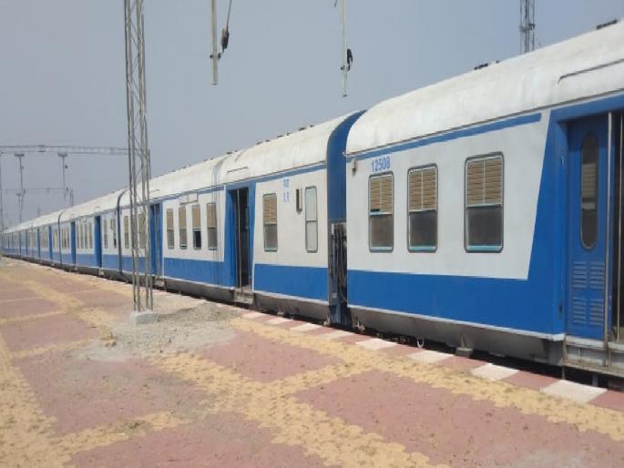Phaltan Pune train service resumes, Railway services were closed during the Corona period last year | फलटण-पुणे रेल्वेसेवा पुन्हा सुरू!, प्रवाशामधून समाधान; जाणून घ्या गाडीचे वेळापत्रक Phaltan Pune train service resumes, Railway services were closed during the Corona period last year | फलटण-पुणे रेल्वेसेवा पुन्हा सुरू!, प्रवाशामधून समाधान; जाणून घ्या गाडीचे वेळापत्रक