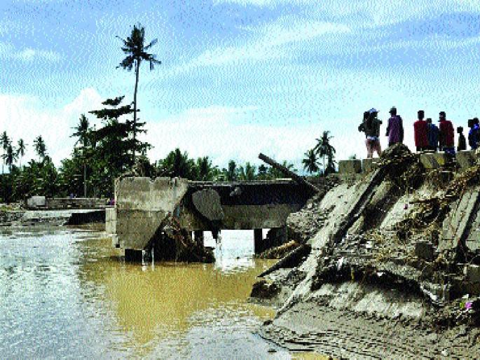 Philippines crashes, 200 killed | फिलिपाईन्सला वादळाचा तडाखा, 200 ठार Philippines crashes, 200 killed | फिलिपाईन्सला वादळाचा तडाखा, 200 ठार