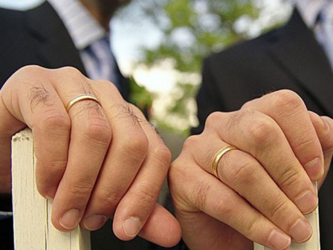 Husband gay Harassment by husband and mother in law Nanand as soon as the married woman comes to know after the marriage | पती समलैंगिक! लग्नानंतर विवाहितेला कळताच पतीसह सासू, नणंद यांच्याकडून छळ Husband gay Harassment by husband and mother in law Nanand as soon as the married woman comes to know after the marriage | पती समलैंगिक! लग्नानंतर विवाहितेला कळताच पतीसह सासू, नणंद यांच्याकडून छळ