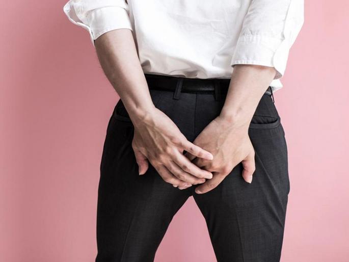 Know everything about piles or Hemorrhoids | टॉयलेटमध्ये मोबाइलचा वापर ठरतोय पाइल्सचं कारण, वेळीच व्हा सावध! Know everything about piles or Hemorrhoids | टॉयलेटमध्ये मोबाइलचा वापर ठरतोय पाइल्सचं कारण, वेळीच व्हा सावध!