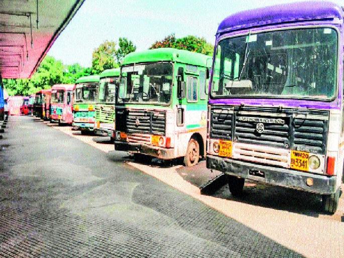 Our fight is only for the sake of the right way !, driver-carrier's response | आमचा लढा केवळ रास्त मागण्यांसाठीच!, चालक-वाहकांच्या प्रतिक्रिया Our fight is only for the sake of the right way !, driver-carrier's response | आमचा लढा केवळ रास्त मागण्यांसाठीच!, चालक-वाहकांच्या प्रतिक्रिया