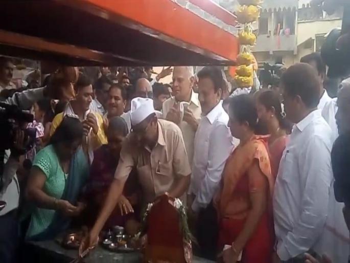 Pimpalnagar devotees gathering for the Rathotsav | प्रतिपंढरपूर पिंप्राळानगरीत रथोत्सवानिमित्त भक्तांचा मेळा Pimpalnagar devotees gathering for the Rathotsav | प्रतिपंढरपूर पिंप्राळानगरीत रथोत्सवानिमित्त भक्तांचा मेळा