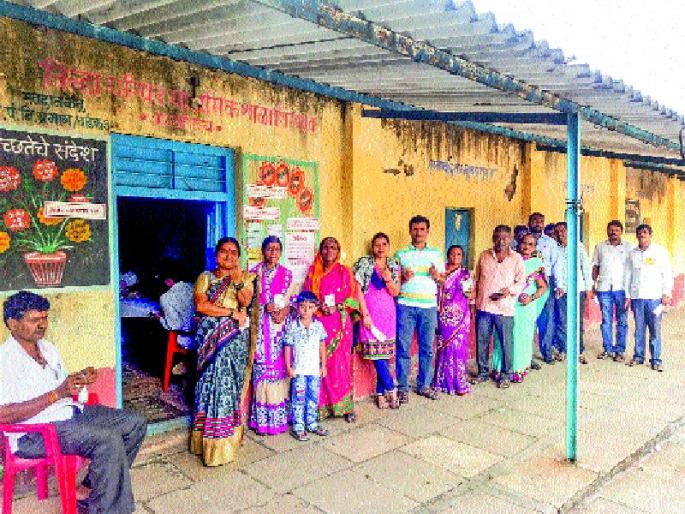 Gram panchayat elections: voters voters in nine villages; 84 percent voting in peaceful polling | ग्रामपंचायत निवडणूक : नऊ गावांत मतदारांचा उत्साह; शांततेत झाले ८४ टक्के मतदान Gram panchayat elections: voters voters in nine villages; 84 percent voting in peaceful polling | ग्रामपंचायत निवडणूक : नऊ गावांत मतदारांचा उत्साह; शांततेत झाले ८४ टक्के मतदान