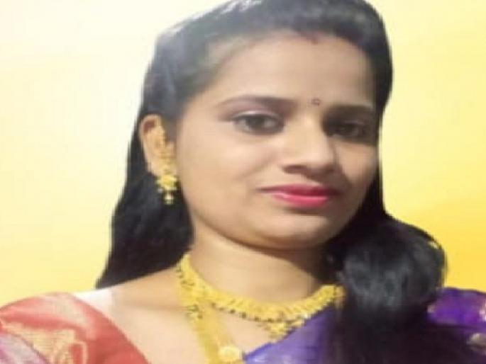Torture of spouse for money, then murder by strangulation; Case filed against husband and mother-in-law | पैशांसाठी विवाहितेचा छळ, नंतर गळा आवळून खून; पती आणि सासू-सासऱ्याविरोधात गुन्हा दाखल Torture of spouse for money, then murder by strangulation; Case filed against husband and mother-in-law | पैशांसाठी विवाहितेचा छळ, नंतर गळा आवळून खून; पती आणि सासू-सासऱ्याविरोधात गुन्हा दाखल