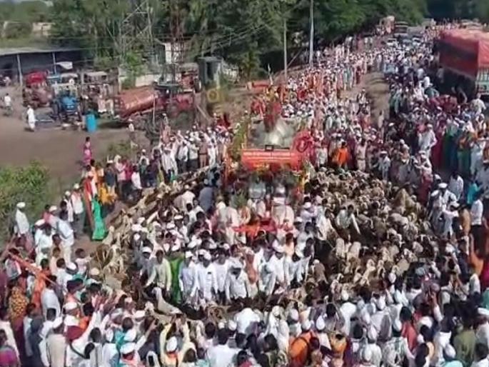 Ashadhi Wari: Grand arena of sheep at Sant Sopankaka Maharaj Palkhi ceremony in Pimpli | Ashadhi Wari: पिंपळीत संत सोपानकाका महाराज पालखी सोहळ्यास मेंढ्यांचे भव्य रिंगण