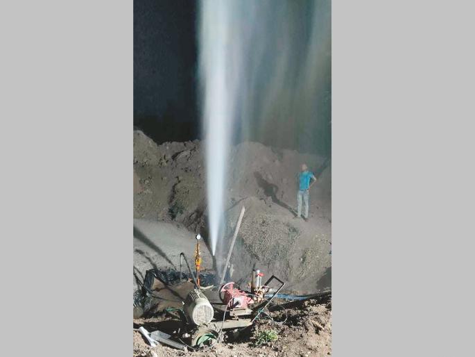 Two crore liters of water released into the canal over a distance of 2.5 km; first | अडीच किमी अंतरात जलवाहिनीत २ कोटी लिटर पाणी सोडले; पहिली हायड्रोलिक चाचणी यशस्वी! Two crore liters of water released into the canal over a distance of 2.5 km; first | अडीच किमी अंतरात जलवाहिनीत २ कोटी लिटर पाणी सोडले; पहिली हायड्रोलिक चाचणी यशस्वी!