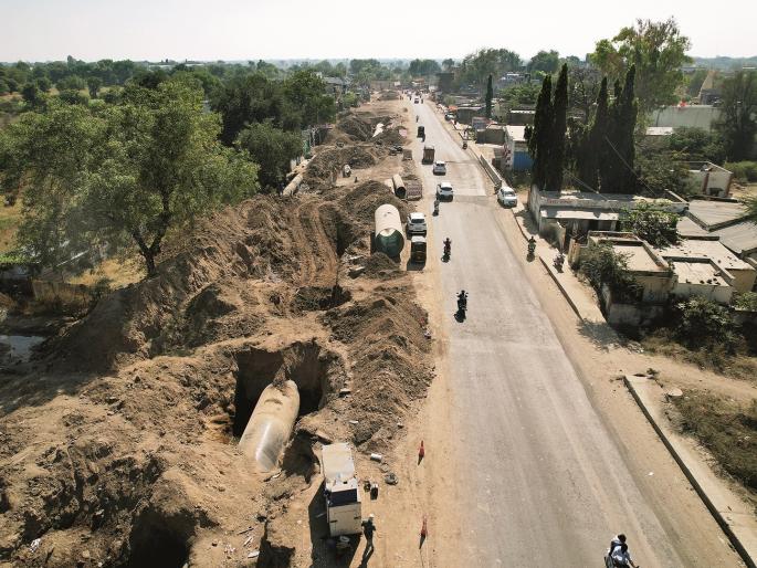 Maharashtra Life Authority, National Highways Authority destroy Chhatrapati Sambhajinagar's water supply scheme | महाराष्ट्र जीवन प्राधिकरण, नॅशनल हायवेने केला पाणीपुरवठा योजनेचा सत्यानाश Maharashtra Life Authority, National Highways Authority destroy Chhatrapati Sambhajinagar's water supply scheme | महाराष्ट्र जीवन प्राधिकरण, नॅशनल हायवेने केला पाणीपुरवठा योजनेचा सत्यानाश