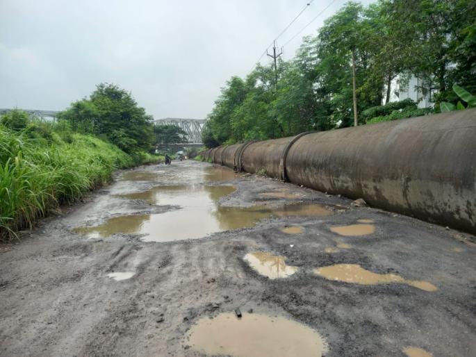 Dilapidation of pipeline road in Bhiwandi; Citizens demand to repair the road before Ganeshotsav | भिवंडीतील पाईपलाईन रस्त्याची दुरावस्था; गणेशोत्सवापूर्वी रस्त्याची दुरुस्ती करण्याची नागरिकांची मागणी Dilapidation of pipeline road in Bhiwandi; Citizens demand to repair the road before Ganeshotsav | भिवंडीतील पाईपलाईन रस्त्याची दुरावस्था; गणेशोत्सवापूर्वी रस्त्याची दुरुस्ती करण्याची नागरिकांची मागणी