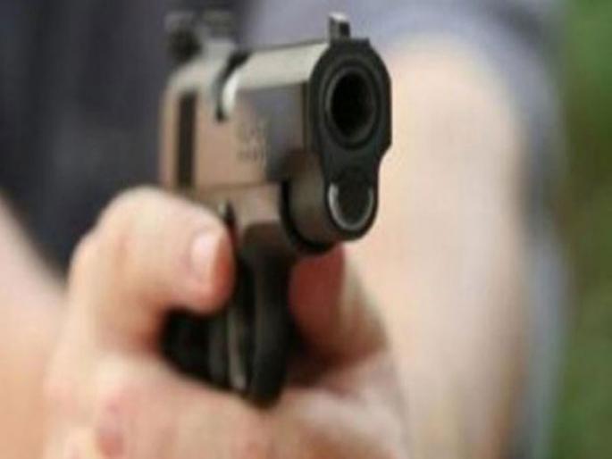 'by Whose order tender was filled', pistol stopped at Youth Congress Secretary in Beed | 'कोणाला विचारून टेंडर भरले', युवक काँग्रेस सचिवावर बीडमध्ये रोखले पिस्तूल