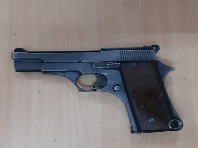 two arrested with pistols and live cartridges in Jalna | जालन्यात पिस्तूल आणि जिवंत काडतूस बाळगणाऱ्या दोघांना अटक two arrested with pistols and live cartridges in Jalna | जालन्यात पिस्तूल आणि जिवंत काडतूस बाळगणाऱ्या दोघांना अटक