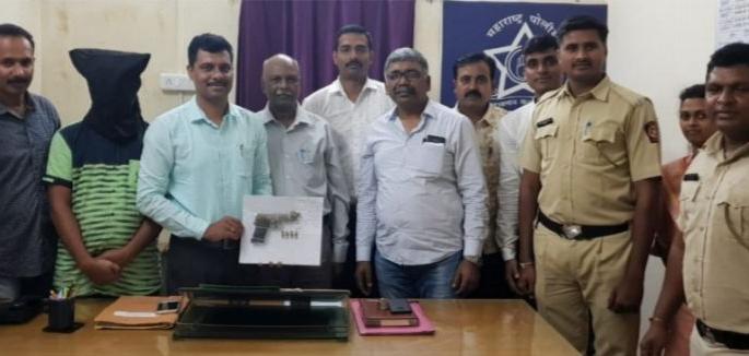 Pistols were also seized from the smuggling of Hemp in Nagpur | नागपुरातील गांजा तस्कराकडून पिस्तुलही जप्त
