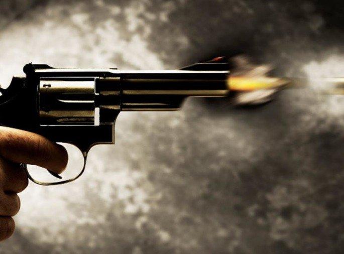 One injured in gunfight, incident at Shirgaon (Tal. Ratnagiri) | बंदुकीची गोळी लागून एकजण जखमी,  शिरगाव (ता. रत्नागिरी) येथील घटना One injured in gunfight, incident at Shirgaon (Tal. Ratnagiri) | बंदुकीची गोळी लागून एकजण जखमी,  शिरगाव (ता. रत्नागिरी) येथील घटना