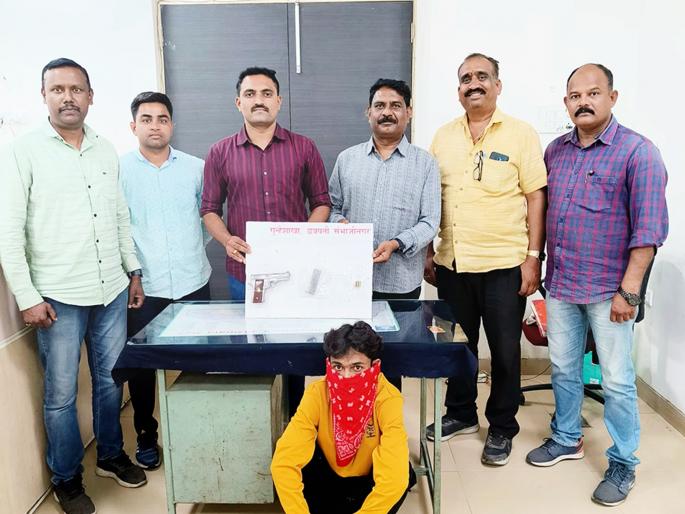'Keep the pistol with you!' Life imprisonment for murder, accused father advises son from jail | 'पिस्तूल सोबत ठेव!'; हत्या प्रकरणात जन्मठेप लागलेल्या आरोपी बापाचा जेलमधून मुलाला सल्ला 'Keep the pistol with you!' Life imprisonment for murder, accused father advises son from jail | 'पिस्तूल सोबत ठेव!'; हत्या प्रकरणात जन्मठेप लागलेल्या आरोपी बापाचा जेलमधून मुलाला सल्ला
