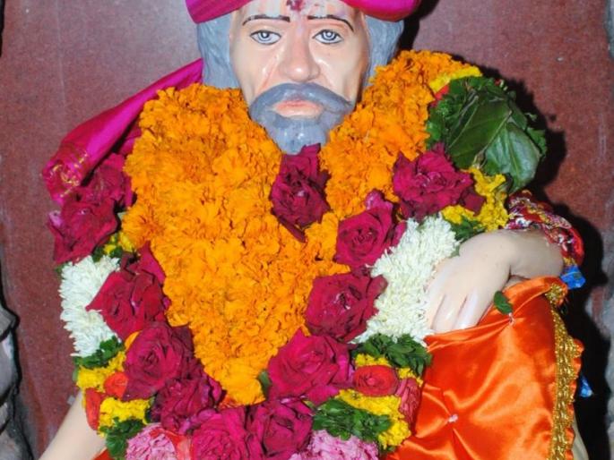 Pantampar Maharaj Guru Gajanan Maharaj Palqi ceremony in Karanja city | कारंजा शहरात पिंतांबर महाराज गुरू गजानन महाराज पालखी सोहळा Pantampar Maharaj Guru Gajanan Maharaj Palqi ceremony in Karanja city | कारंजा शहरात पिंतांबर महाराज गुरू गजानन महाराज पालखी सोहळा