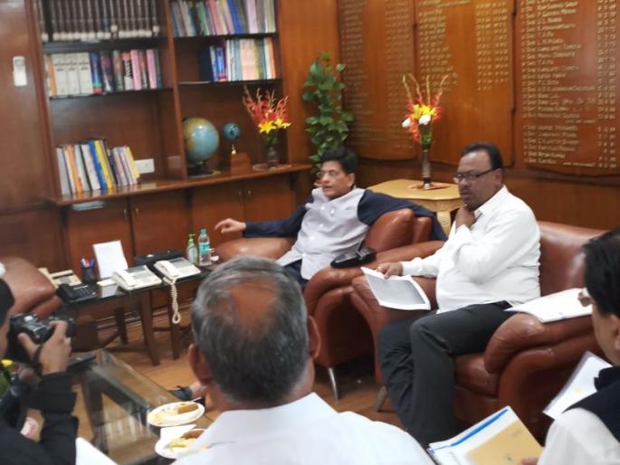 Provide coal to the Mahanirmiti for 15 days | महानिर्मितीकडे १५ दिवसांचा साठा राहील एवढा कोळसा पुरवा Provide coal to the Mahanirmiti for 15 days | महानिर्मितीकडे १५ दिवसांचा साठा राहील एवढा कोळसा पुरवा