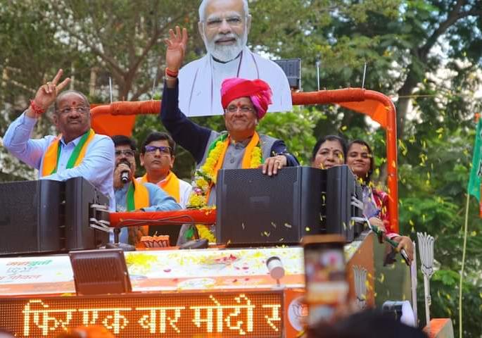 bjp mumbai north candidate piyush goyal campaigning aggressively for lok sabha election 2024 | उत्तर मुंबईतील सर्वसमावेशक विकासावर लक्ष केंद्रीत करणार; पीयूष गोयल यांनी दिली ग्वाही bjp mumbai north candidate piyush goyal campaigning aggressively for lok sabha election 2024 | उत्तर मुंबईतील सर्वसमावेशक विकासावर लक्ष केंद्रीत करणार; पीयूष गोयल यांनी दिली ग्वाही
