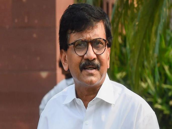 If you have the courage to come forward and fight; said shivsena leader sanjay raut | हिंमत असेल तर समोर येऊन लढा, पदराआडून राजकारण कशाला?; राऊतांचा भाजपवर हल्लाबाेल If you have the courage to come forward and fight; said shivsena leader sanjay raut | हिंमत असेल तर समोर येऊन लढा, पदराआडून राजकारण कशाला?; राऊतांचा भाजपवर हल्लाबाेल