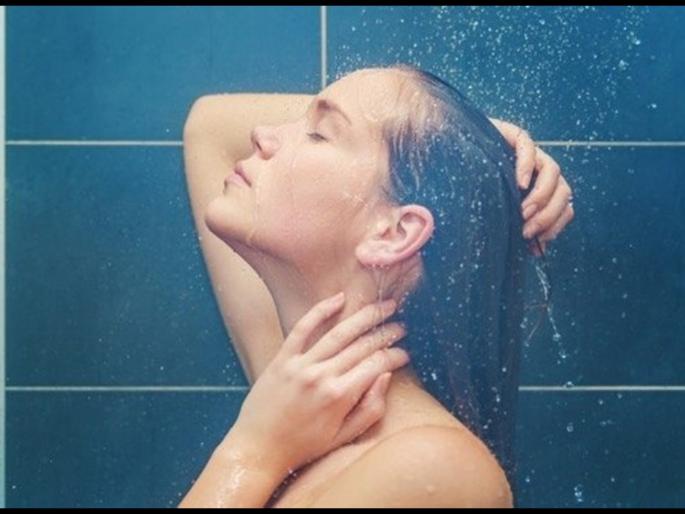 Health Tips : Side effects of taking a bath at night | रात्री उशीरा आंघोळ करणं बरोबर की चूक? जाणून घ्या एक्सपर्ट काय सांगतात Health Tips : Side effects of taking a bath at night | रात्री उशीरा आंघोळ करणं बरोबर की चूक? जाणून घ्या एक्सपर्ट काय सांगतात