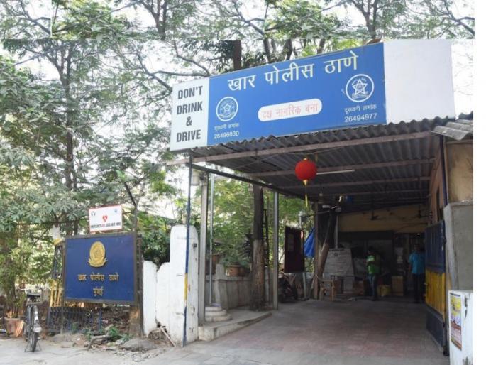 Beating and looting in search of cheap clothes; Incident at Khar Linking Road, one arrested | स्वस्त कपड्यांच्या शोधात मारहाण अन् लूट; खार लिंकिंग रोड येथील घटना, एकाला अटक