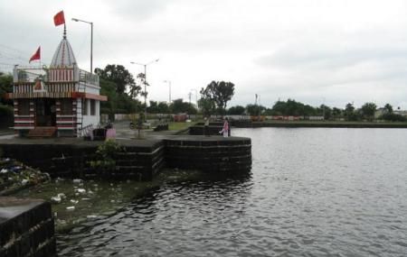Along with sanitation, there is a need to improve the ecosystem of lakes in Nagpur | सफाईसाेबत नागपुरातील तलावांची परिसंस्था सुधारणे अधिक गरजेचे 