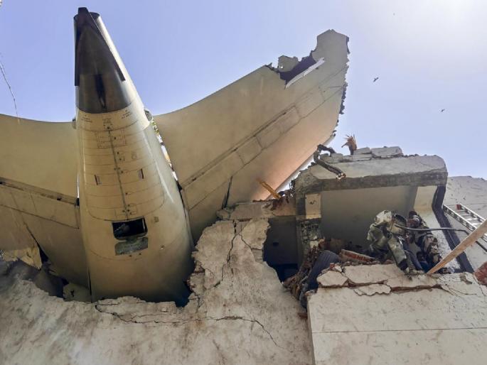 After plane malfunction the entire passenger cabin will parachute to the ground using detachable cabin system | विमानात बिघाड? ‘डिटॅचेबल केबिन सिस्टीम’ने अख्खी प्रवासी केबिनच पॅराशूटने येणार जमिनीवर After plane malfunction the entire passenger cabin will parachute to the ground using detachable cabin system | विमानात बिघाड? ‘डिटॅचेबल केबिन सिस्टीम’ने अख्खी प्रवासी केबिनच पॅराशूटने येणार जमिनीवर