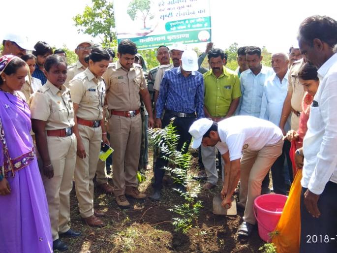 Every farmer should plant a tree - MLA Sanjay Kute | प्रत्येक शेतकऱ्याने एक झाड लावावे - आमदार संजय कुटे  Every farmer should plant a tree - MLA Sanjay Kute | प्रत्येक शेतकऱ्याने एक झाड लावावे - आमदार संजय कुटे