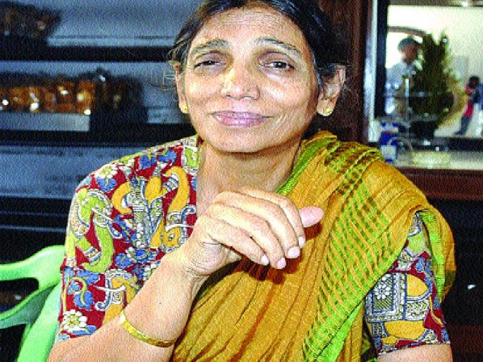 Patil's initiative for plastic ban 15 years ago | १५ वर्षांपूर्वीच प्लॅस्टिक बंदीसाठी पाटील यांचा पुढाकार Patil's initiative for plastic ban 15 years ago | १५ वर्षांपूर्वीच प्लॅस्टिक बंदीसाठी पाटील यांचा पुढाकार