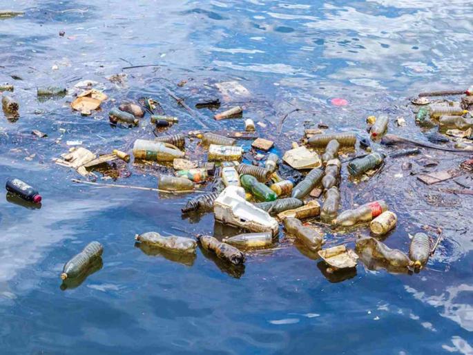 Be careful now By 2050, there will be more plastic in the ocean than fish | वेळीच व्हा सावधान...!!! २०५० पर्यंत समुद्रात होणार माशांऐवजी प्लास्टिकचे प्रमाण जास्त Be careful now By 2050, there will be more plastic in the ocean than fish | वेळीच व्हा सावधान...!!! २०५० पर्यंत समुद्रात होणार माशांऐवजी प्लास्टिकचे प्रमाण जास्त