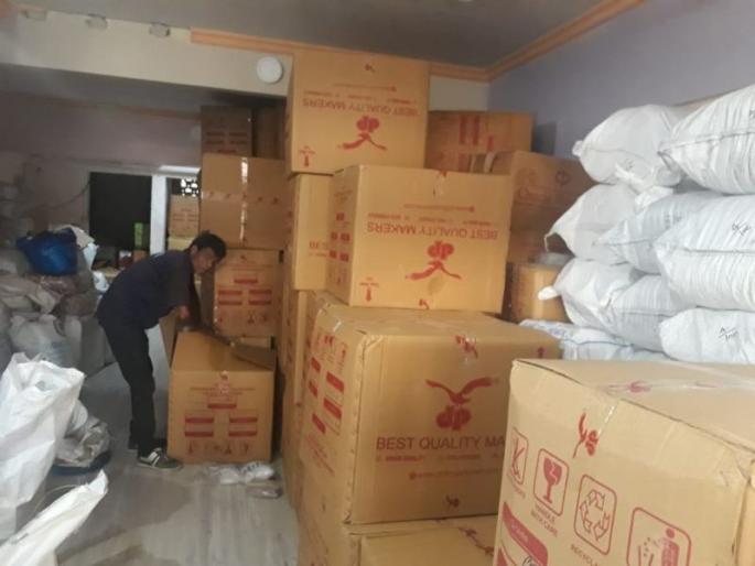 Plastic storage worth rs 8 lakh seized in Panvel | पनवेलमध्ये प्लॅस्टिकचा आठ लाखांचा साठा जप्त Plastic storage worth rs 8 lakh seized in Panvel | पनवेलमध्ये प्लॅस्टिकचा आठ लाखांचा साठा जप्त