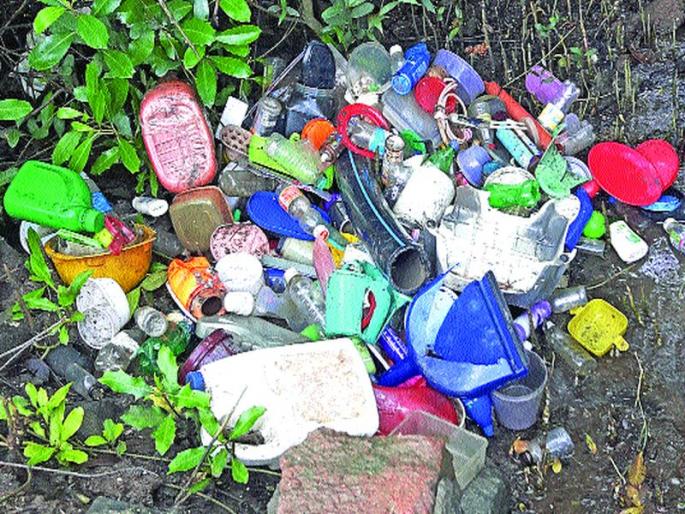 Fishing Troubles due to Plastic Waste | प्लॅस्टिक कचऱ्यामुळे मासेमारी संकटात Fishing Troubles due to Plastic Waste | प्लॅस्टिक कचऱ्यामुळे मासेमारी संकटात