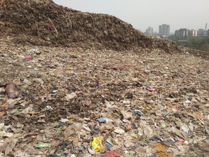 Dumping costs 'plastic' bags! | डंपिंगवर खच ‘प्लास्टिक’ पिशव्यांचा! Dumping costs 'plastic' bags! | डंपिंगवर खच ‘प्लास्टिक’ पिशव्यांचा!