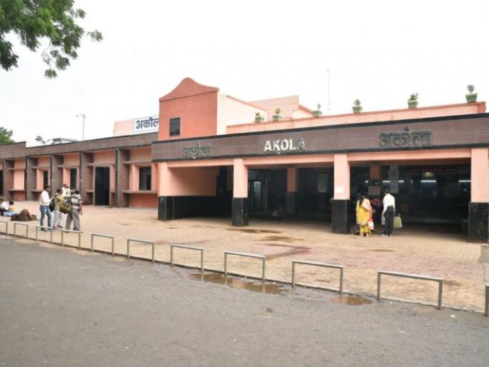 Platform ticket at Akola railway station again at Rs 10 | अकोला रेल्वेस्थानकावर प्लॅटफॉर्म तिकीट पुन्हा १० रुपये! Platform ticket at Akola railway station again at Rs 10 | अकोला रेल्वेस्थानकावर प्लॅटफॉर्म तिकीट पुन्हा १० रुपये!