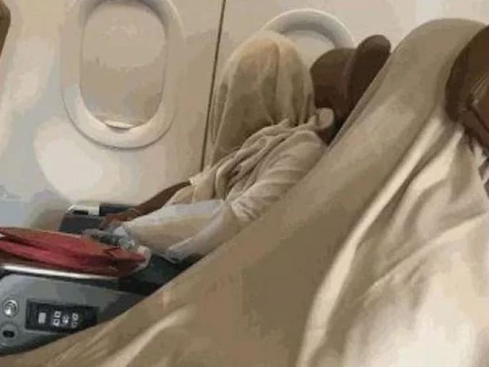 The Indian cricketer was screaming in the plane ... Yujwendra Chahalchi policeman | हे भारतीय क्रिकेटपटू विमानात चादर ओढून घोरत होते... युजवेंद्र चहलची पोलखोल