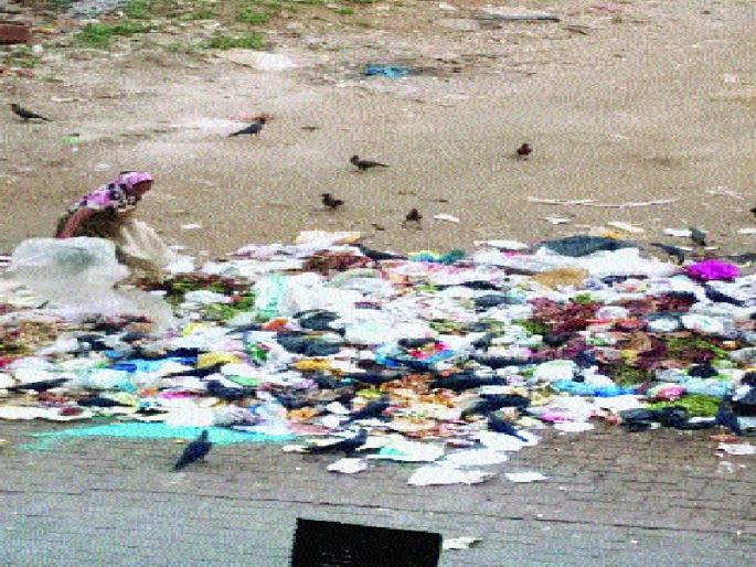 Shipoli ground openly abused! | शिंपोलीतील मैदानाचा खुलेआम गैरवापर! Shipoli ground openly abused! | शिंपोलीतील मैदानाचा खुलेआम गैरवापर!