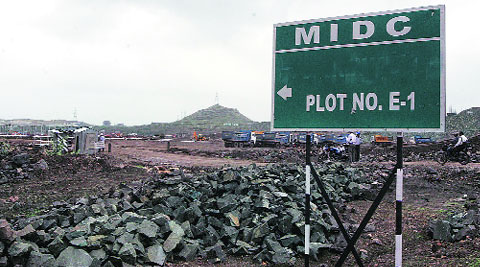 Plot distribution plan for small businessmen now | लघू उद्योजकांसाठी आता भूखंड वितरणाची योजना Plot distribution plan for small businessmen now | लघू उद्योजकांसाठी आता भूखंड वितरणाची योजना