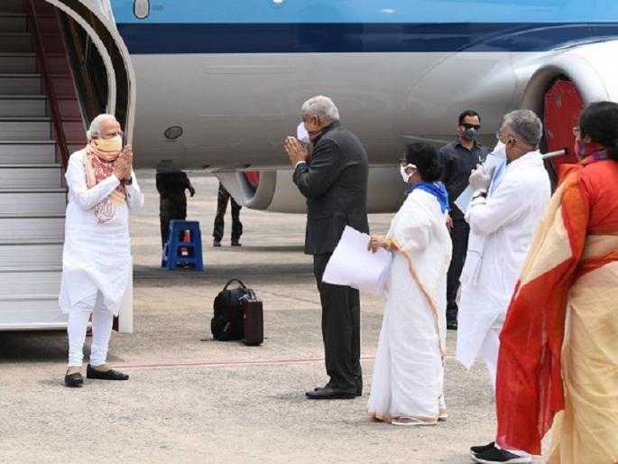 Rs 1,000 crore aid to West Bengal; PM Modi's announcement after aerial inspection | पश्चिम बंगालला १००० कोटींची मदत; हवाई पाहणीनंतर पंतप्रधान मोदी यांची घोषणा Rs 1,000 crore aid to West Bengal; PM Modi's announcement after aerial inspection | पश्चिम बंगालला १००० कोटींची मदत; हवाई पाहणीनंतर पंतप्रधान मोदी यांची घोषणा
