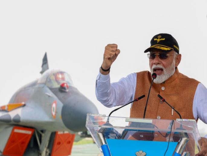 pm narendra modi warns pakistan again that if you cross the lakshman rekha your destruction will be inevitable we will completely annihilate you | लक्ष्मणरेषा ओलांडाल तर तुमचा विनाश अटळ, समूळ उच्चाटन करू; PM मोदींचा पुन्हा खणखणीत इशारा pm narendra modi warns pakistan again that if you cross the lakshman rekha your destruction will be inevitable we will completely annihilate you | लक्ष्मणरेषा ओलांडाल तर तुमचा विनाश अटळ, समूळ उच्चाटन करू; PM मोदींचा पुन्हा खणखणीत इशारा
