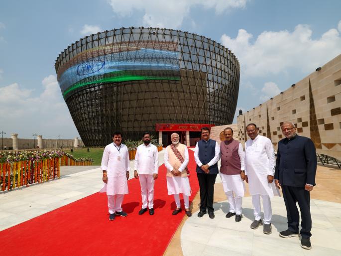 inauguration of banjara heritage nangara museum  | बंजारा विरासत ‘नंगारा’ म्युझियमचे लोकार्पण, पंतप्रधान मोदी यांनी वाजविला नगारा inauguration of banjara heritage nangara museum  | बंजारा विरासत ‘नंगारा’ म्युझियमचे लोकार्पण, पंतप्रधान मोदी यांनी वाजविला नगारा