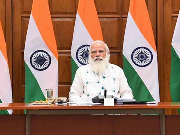 yogi government suspended ghazipur revenue officer for derogatory remarks on pm modi | PM मोदींच्या विरोधात टिप्पणी; योगी सरकारने केले महसूल अधिकाऱ्याला निलंबित yogi government suspended ghazipur revenue officer for derogatory remarks on pm modi | PM मोदींच्या विरोधात टिप्पणी; योगी सरकारने केले महसूल अधिकाऱ्याला निलंबित