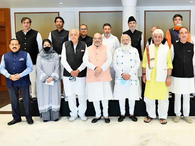 pm modi meeting mehbooba mufti changed her tune on talk to pakistan and article 370 | मेहबुबा मुफ्तींचे PM मोदींच्या बैठकीत वेगळेच ‘रागरंग’; पाकिस्तानचे नावही घेतले नाही! pm modi meeting mehbooba mufti changed her tune on talk to pakistan and article 370 | मेहबुबा मुफ्तींचे PM मोदींच्या बैठकीत वेगळेच ‘रागरंग’; पाकिस्तानचे नावही घेतले नाही!