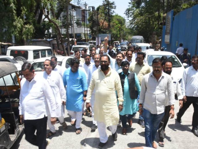 Mahavikas Aghadi aggressive against property tax | मालमत्ता कर विरोधात महाविकास आघाडी आक्रमक , महापालिकेविरोधात घोषणाबाजी Mahavikas Aghadi aggressive against property tax | मालमत्ता कर विरोधात महाविकास आघाडी आक्रमक , महापालिकेविरोधात घोषणाबाजी